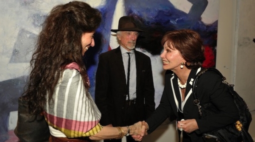 Arik und Timna Brauer mit Edith Leyrer bei der Ausstellungseröffnung "Fly to Baku" © Mani Hausler