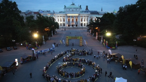 Warm-up zum erste bank vienna night run © Ludwig Schedl