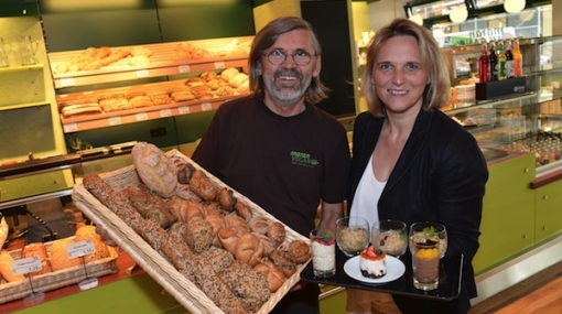 Stefan Maran und Marfgit Stolzlechner eröffnen den ersten veganen Supermarkt Österreichs © Christian Jobst