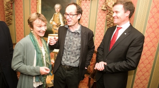 Autorenduo Nicci French mit Hoteldirektor Klaus Christandl bei der Kriminacht 2013 im Hotel Imperial © Bubu Dujmic