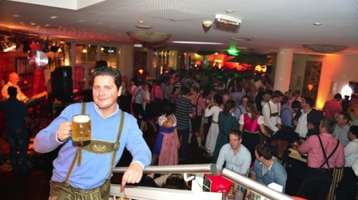 Paul Rittenauer eröffnet die Herzerl Alm auf der Wiener Wiesn © Harald Artner