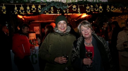 Stephanie Fuchs-Groszmann und Ursula Stenzel am Stand der FreuNde © Roland Rudolph