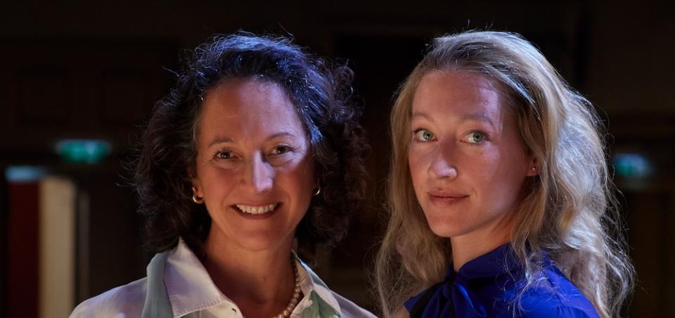 Julia Schafranek und Anna Schafranek-Hangelmann © Vienna's English Theatre Julia Schafranek und Anna Schafranek-Hangelmann © Vienna's English Theatre