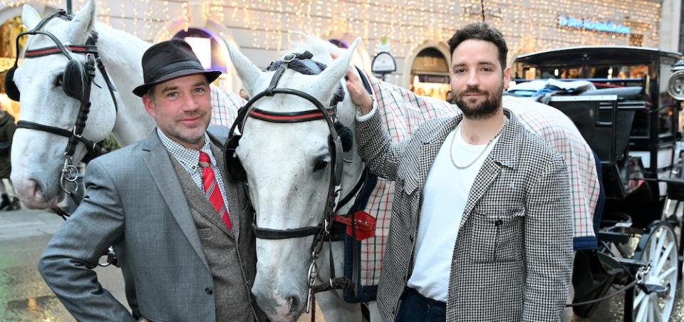 Fiakerunternehmer Rupert Adensamer aus Salzburg und Marco Pollandt (Fiaker Paul) mit Pferd am Wiener Stephansplatz © Christian Jobst