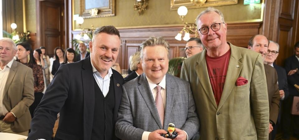 TOURISMUSSTARS im Wiener Rathaus: Klaus Panholzer (Schönbrunn Group), Bürgermeister Michael Ludwig und Wolfgang Fischer (DDSG Blue Danube) © Stadt Wien/PID/Christian Jobst