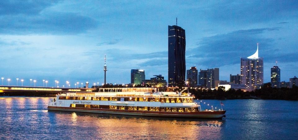 MS Admiral Tegetthoff @ Night © DDSG Blue Danube MS Admiral Tegetthoff @ Night © DDSG Blue Danube