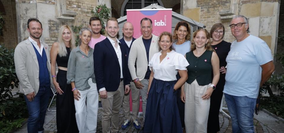 Speed-Dating für die Digitalwirtschaft: Der Vorstand des interactive advertising bureau austria beim iab austria Sommerfest 2026 in der »Wiener Cucina« © iab austria/Katharina Schiffl Speed-Dating für die Digitalwirtschaft: Der Vorstand des interactive advertising bureau austria beim iab austria Sommerfest 2026 in der »Wiener Cucina« © iab austria/Katharina Schiffl
