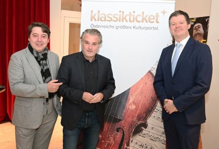 Päsentation von klassikticket.at: Karl-Michael Ebner (Österreichischer Musiktheaterpreis), Christoph Klingler (CTS EVENTIM Austria) und Michael Nemeth (Musikverein Graz) im Volkstheater Wien © Christian Jobst