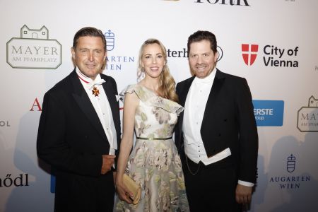 Viennese Opera Ball New York 2023: Peter Hanke, Silvia Frieser und Daniel Serafin © Stefan Joham