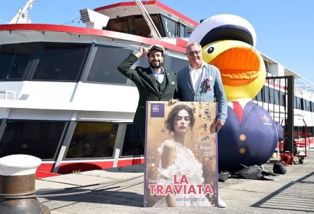 Clemens Unterreiner und Wolfgang Fischer geben die Kooperation zwischen der DDSG Blue Danube und der Oper BURG GARS bekannt © Christian Jobst